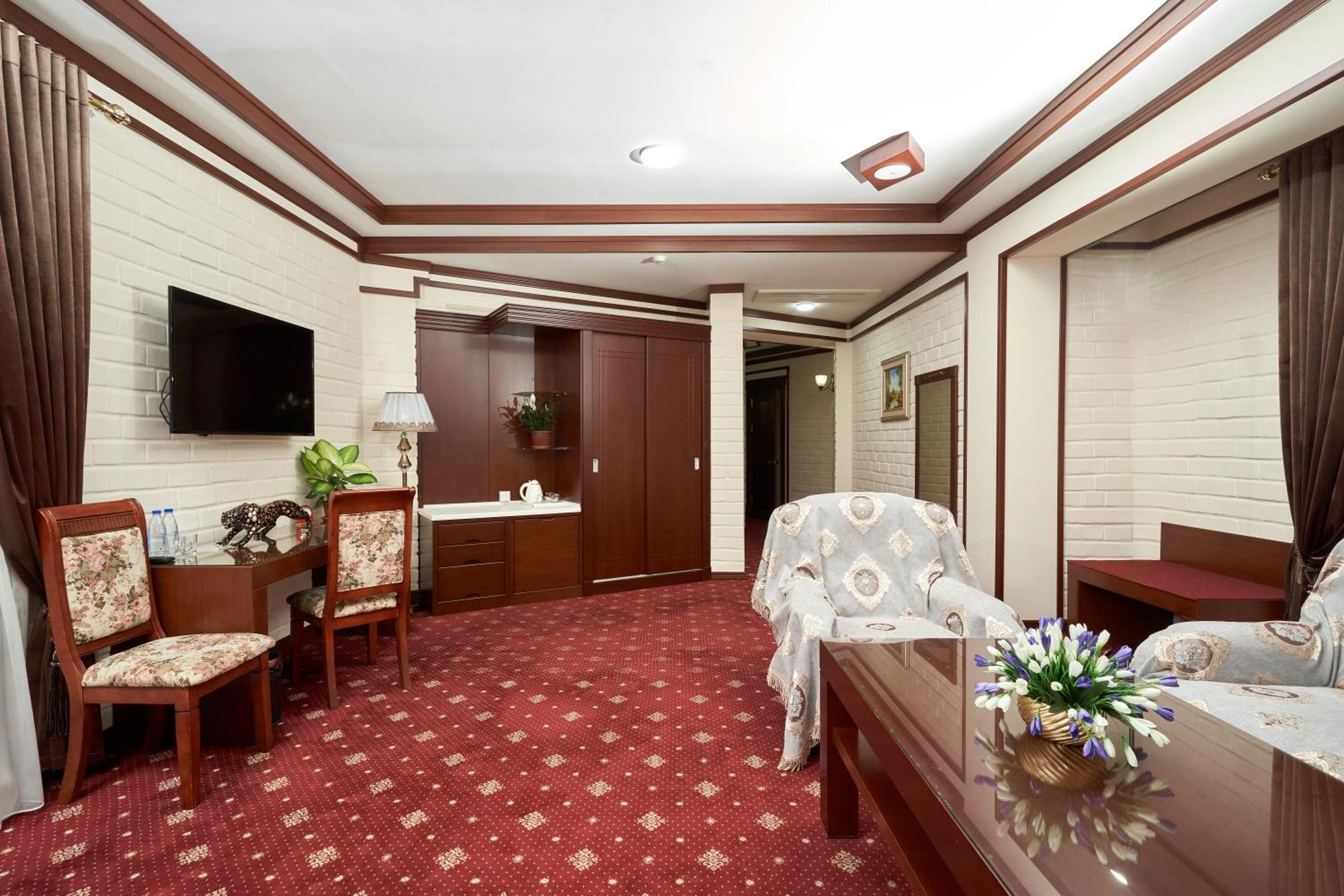 Rakat Plaza Hotel Tashkent Bagian luar foto