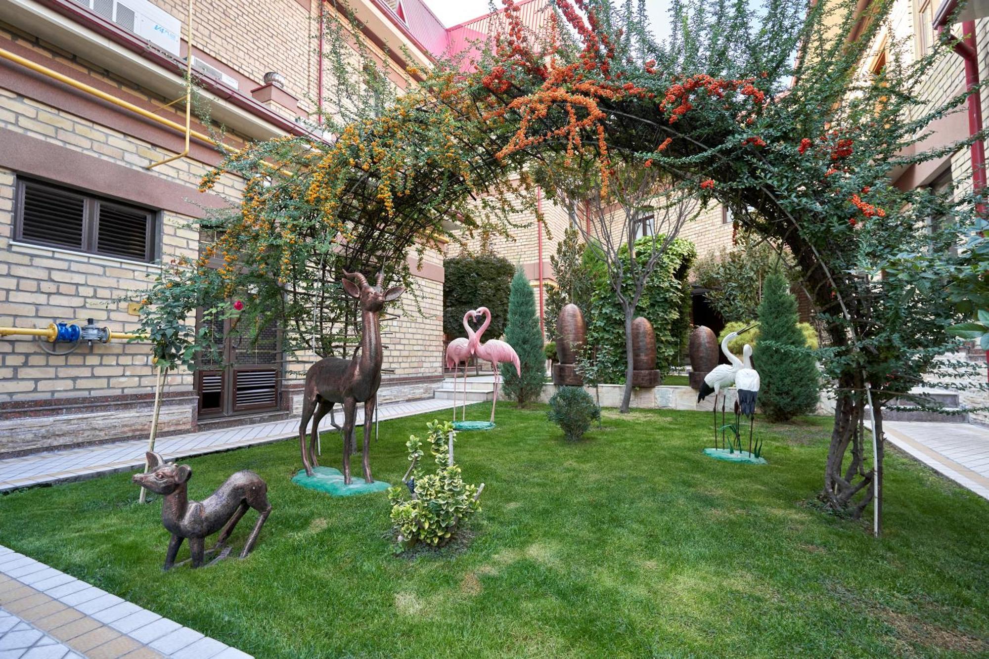 Rakat Plaza Hotel Tashkent Bagian luar foto