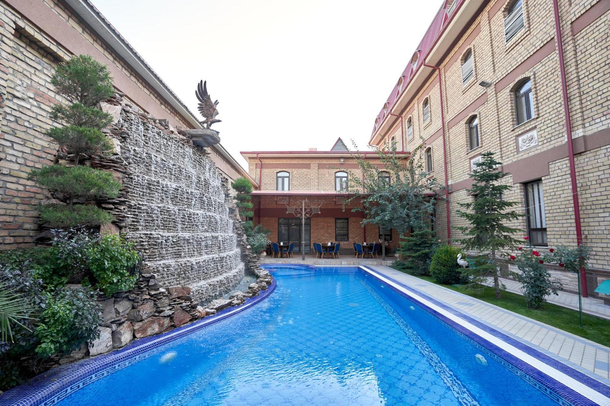 Rakat Plaza Hotel Tashkent Bagian luar foto
